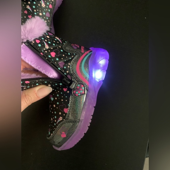 Skechers S Lights zip up boots (Size: 5) - Picture 2 of 9